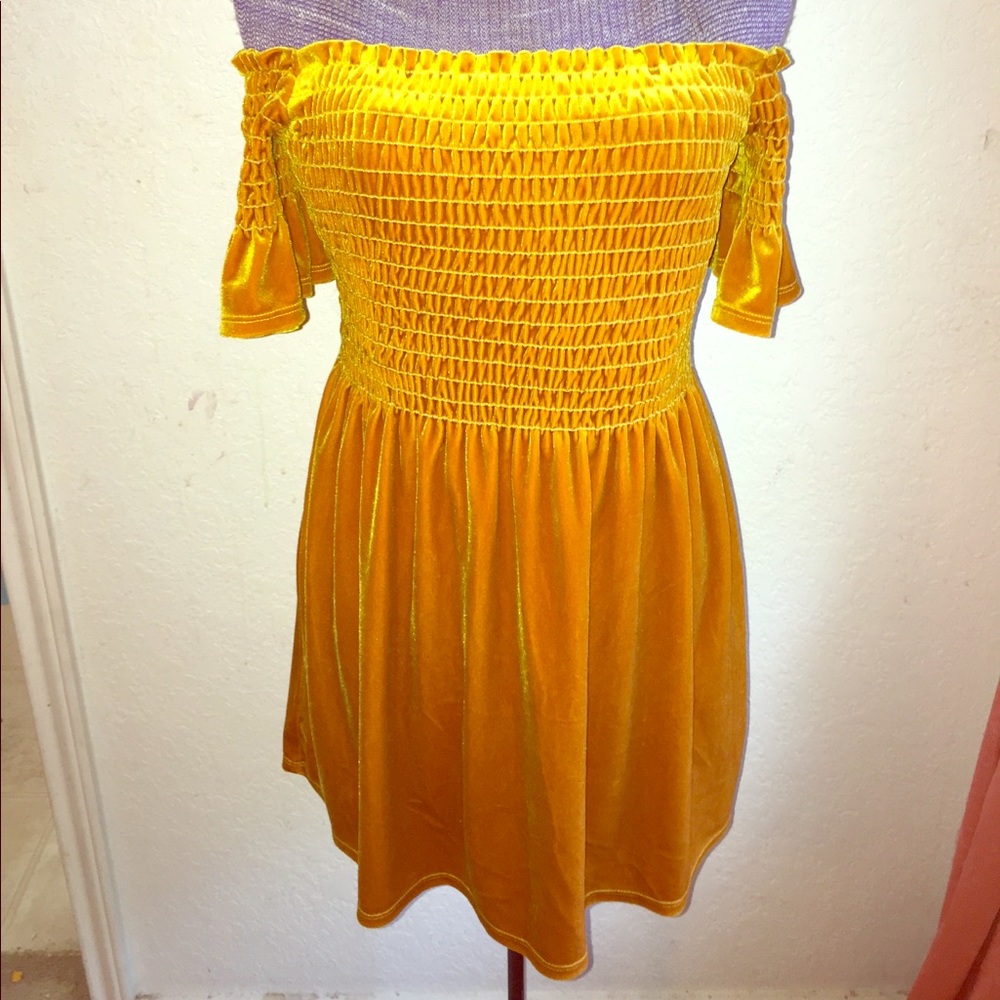 Urban outfitters off the shoulder mini dress sz S